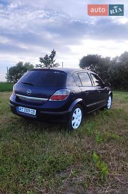 Хэтчбек Opel Astra 2006 в 
