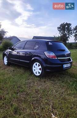 Хэтчбек Opel Astra 2006 в 