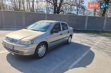Седан Opel Astra 2006 в 