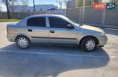 Седан Opel Astra 2006 в 