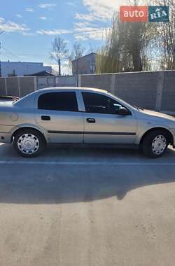 Седан Opel Astra 2006 в 