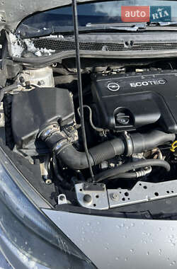 Универсал Opel Astra 2014 в 