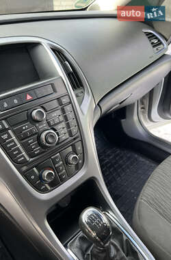 Универсал Opel Astra 2014 в 