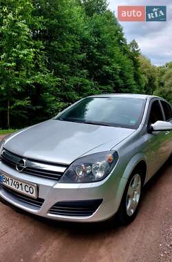 Хэтчбек Opel Astra 2006 в 