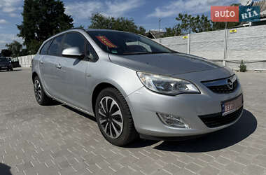 Универсал Opel Astra 2011 в Житомире