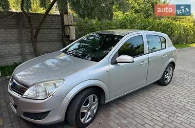 Хэтчбек Opel Astra 2009 в Луцке