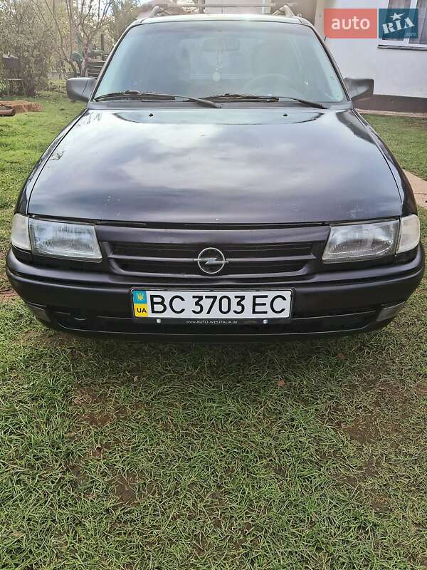 Универсал Opel Astra 1995 в Стрые