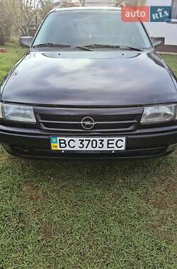 Универсал Opel Astra 1995 в 