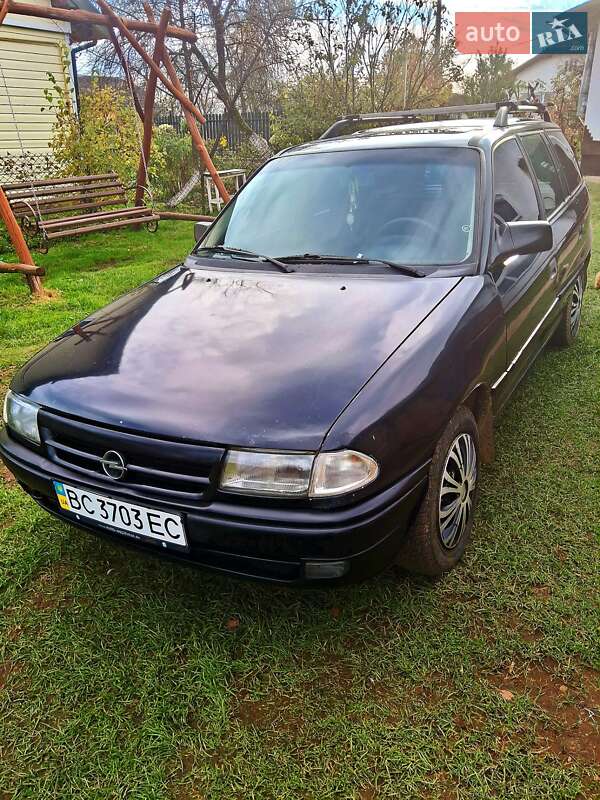 Универсал Opel Astra 1995 в 