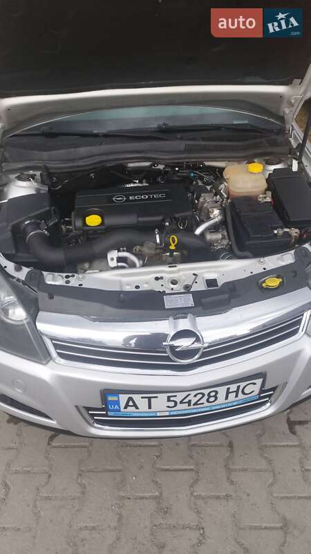 Універсал Opel Astra 2013 в Снятині