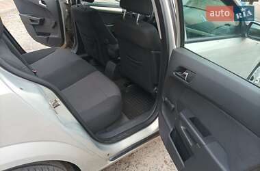 Хэтчбек Opel Astra 2008 в 