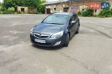 Универсал Opel Astra 2011 в Хмельнике