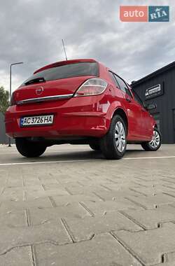 Хэтчбек Opel Astra 2009 в 