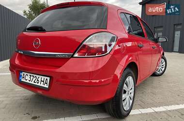 Хэтчбек Opel Astra 2009 в 