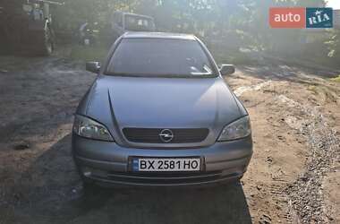 Седан Opel Astra 2003 в Нетешине