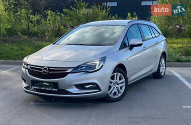 Универсал Opel Astra 2017 в Киеве