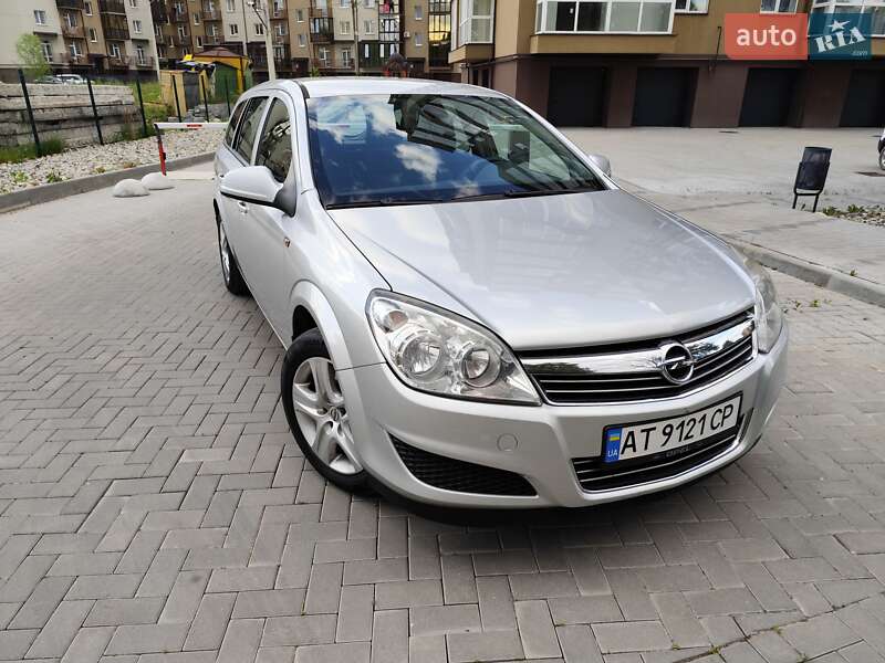 Универсал Opel Astra 2009 в Калуше