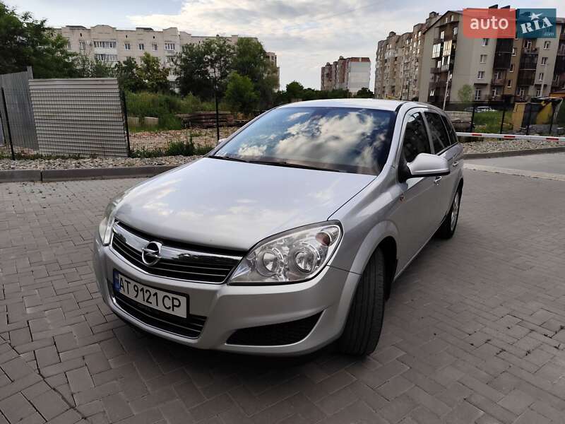 Универсал Opel Astra 2009 в Калуше
