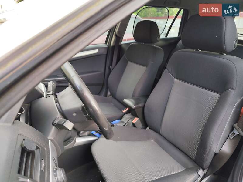 Универсал Opel Astra 2009 в Калуше