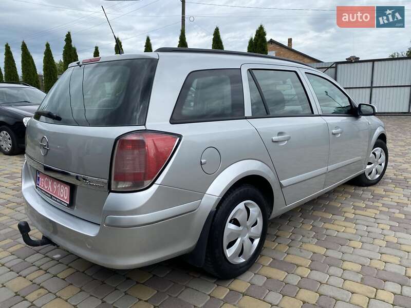 Універсал Opel Astra 2005 в Нововолинську