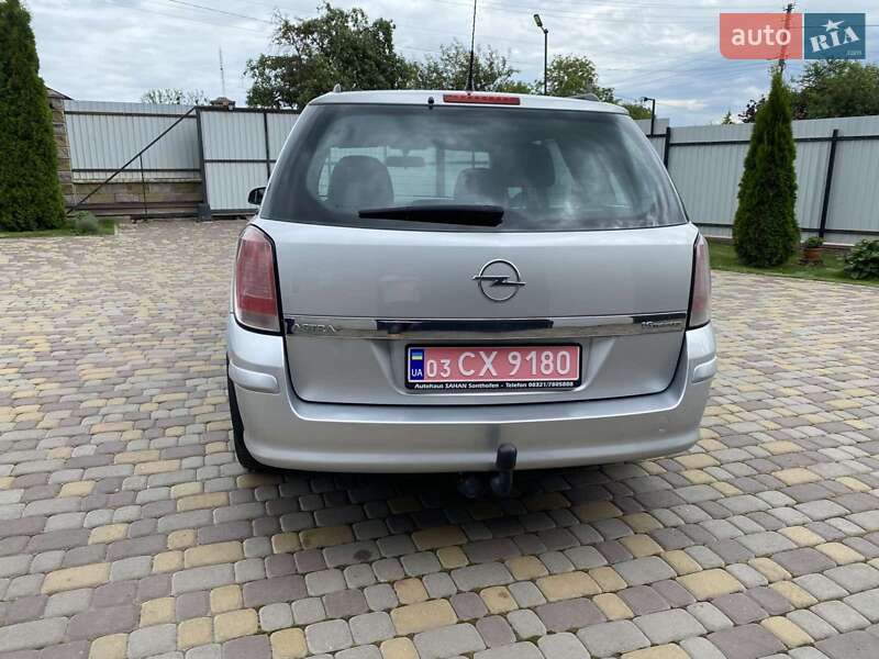 Універсал Opel Astra 2005 в Нововолинську