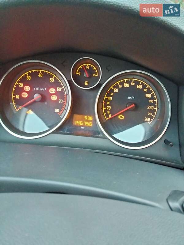Универсал Opel Astra 2010 в Калуше