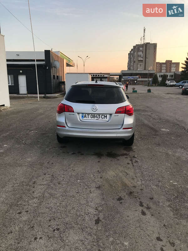 Универсал Opel Astra 2013 в Коломые