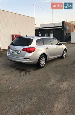Универсал Opel Astra 2013 в 
