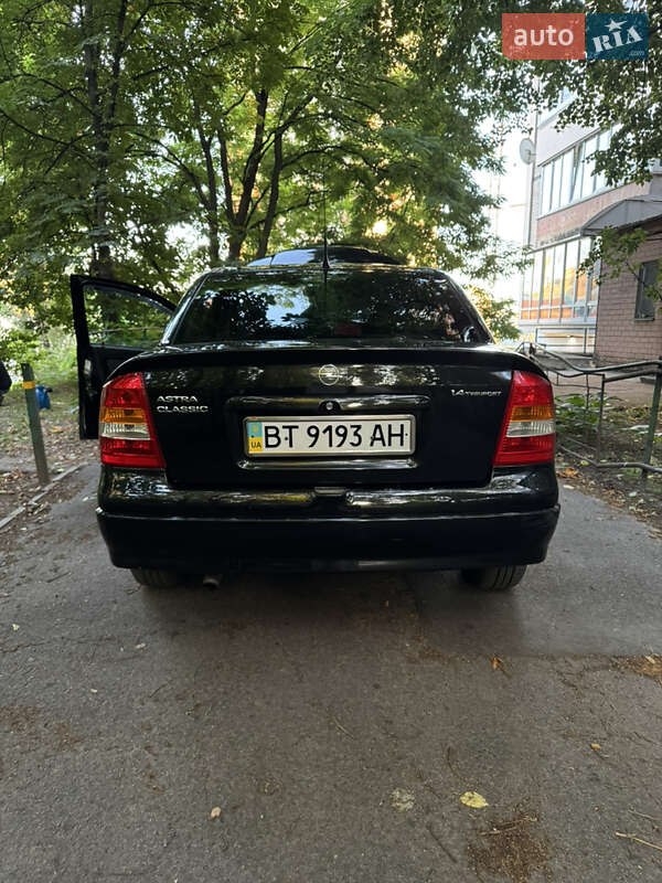 Седан Opel Astra 2006 в Києві