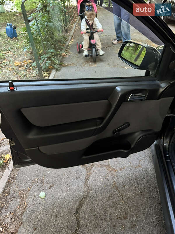 Седан Opel Astra 2006 в Києві