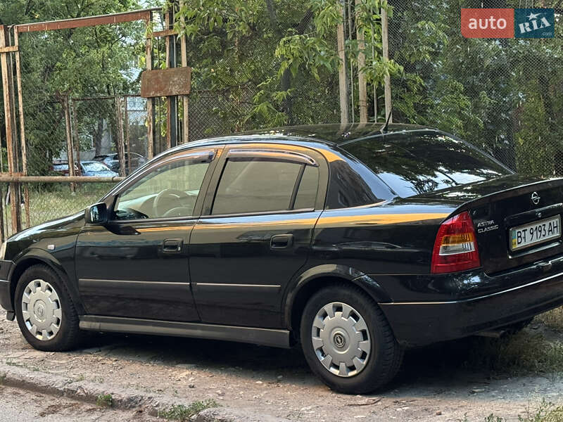 Седан Opel Astra 2006 в Києві