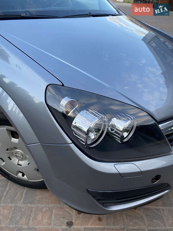 Универсал Opel Astra 2005 в Полтаве
