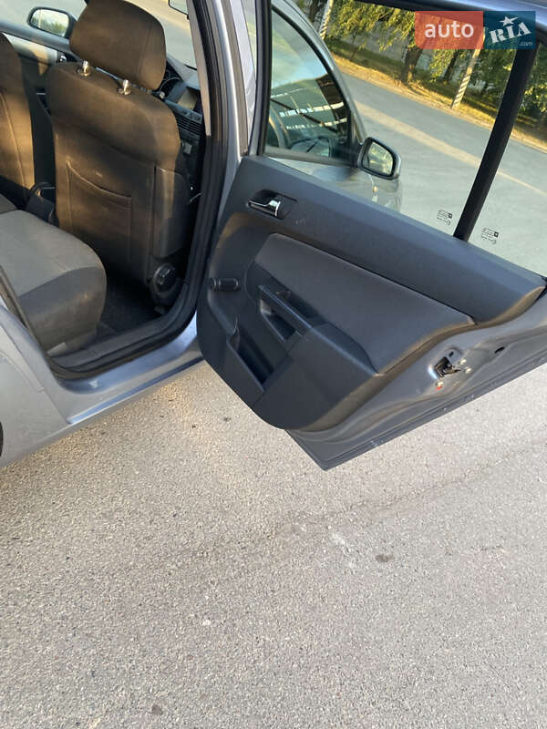 Универсал Opel Astra 2005 в Полтаве
