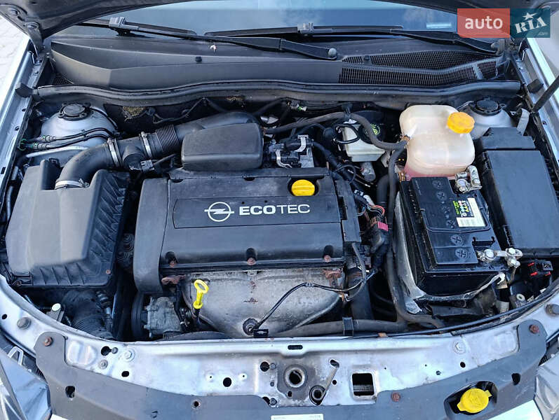 Универсал Opel Astra 2005 в Полтаве