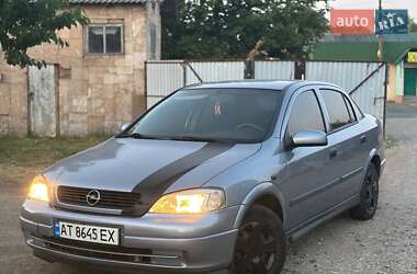 Седан Opel Astra 2003 в Надворной