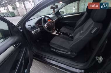 Купе Opel Astra 2007 в 