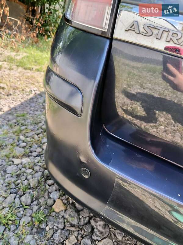 Универсал Opel Astra 2010 в Днепре