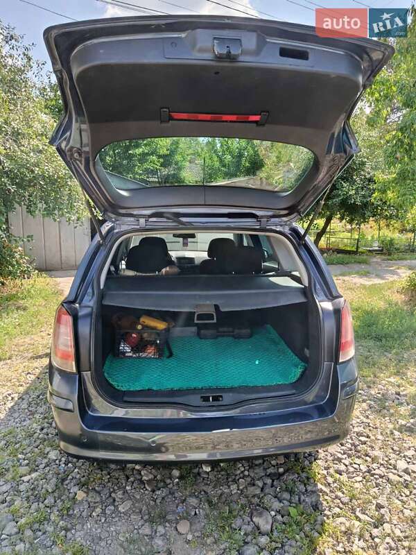 Универсал Opel Astra 2010 в Днепре