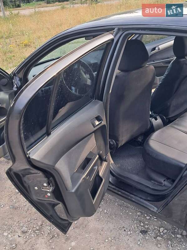 Хэтчбек Opel Astra 2007 в Крыжополе фото 2 Хэтчбек Opel Astra 2007 в Крыжополе