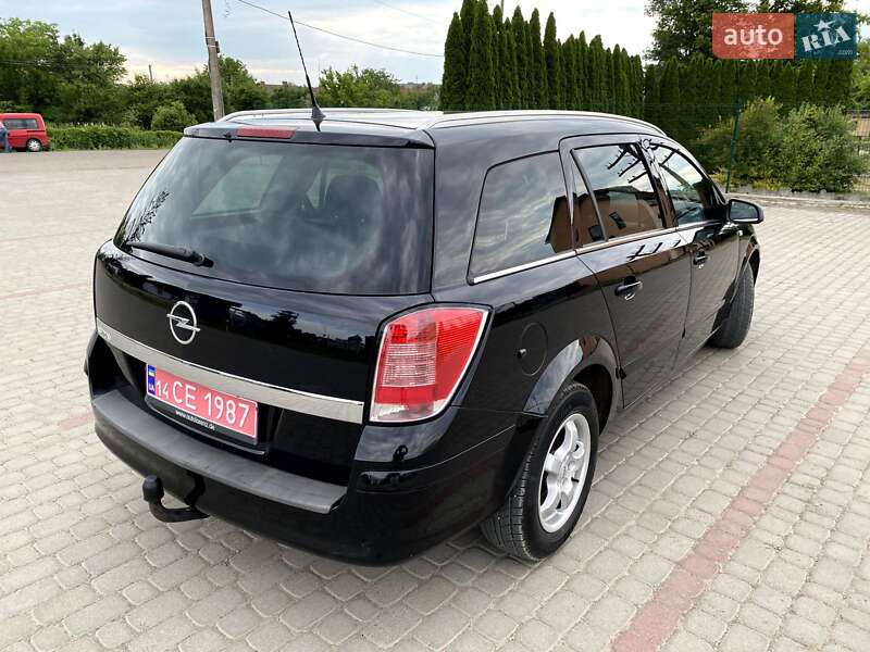 Универсал Opel Astra 2008 в Самборе