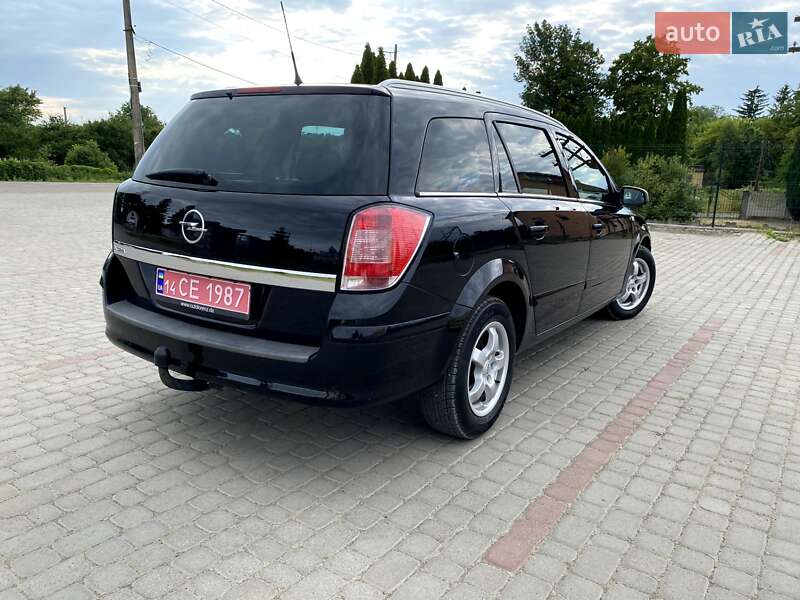 Универсал Opel Astra 2008 в Самборе