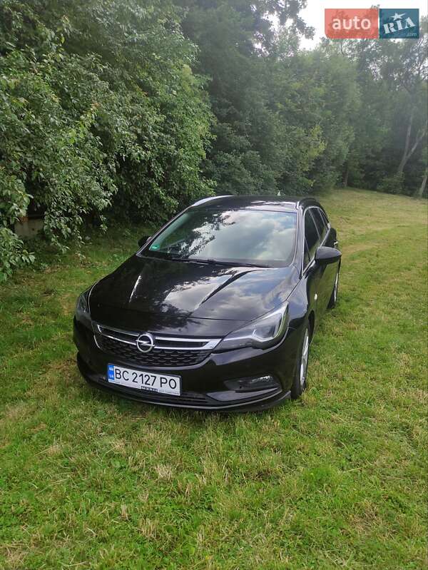 Универсал Opel Astra 2017 в Львове