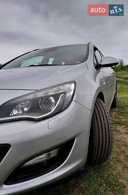 Универсал Opel Astra 2015 в 