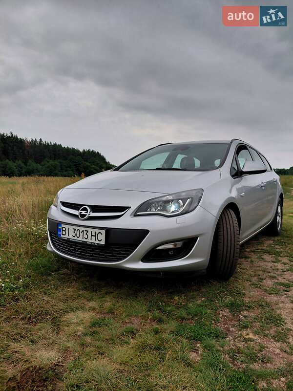 Универсал Opel Astra 2015 в Ахтырке фото 2 Универсал Opel Astra 2015 в Ахтырке