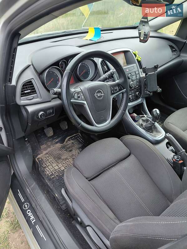 Универсал Opel Astra 2015 в Ахтырке фото 34 Универсал Opel Astra 2015 в Ахтырке