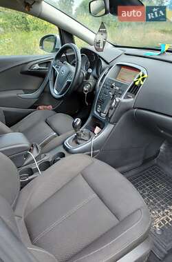 Универсал Opel Astra 2015 в 