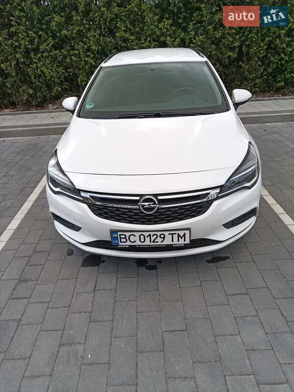 Универсал Opel Astra 2019 в Городке