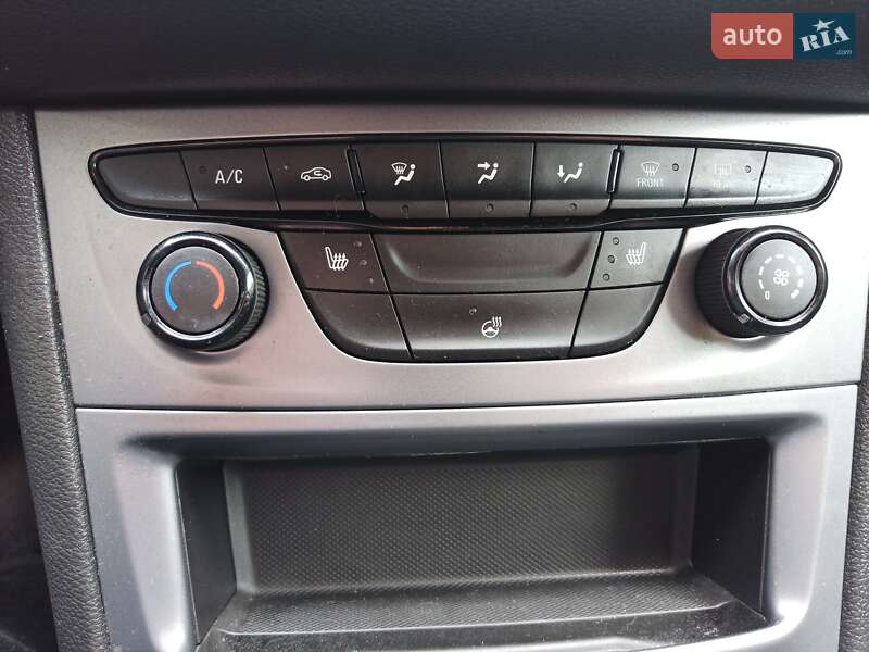 Универсал Opel Astra 2019 в Городке