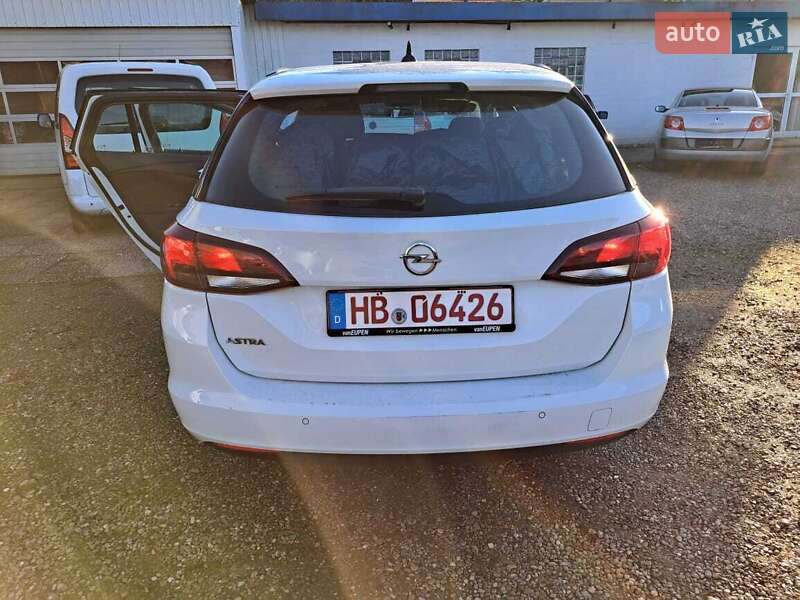 Универсал Opel Astra 2019 в Городке