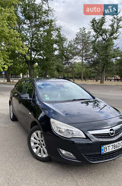 Универсал Opel Astra 2011 в Николаеве
